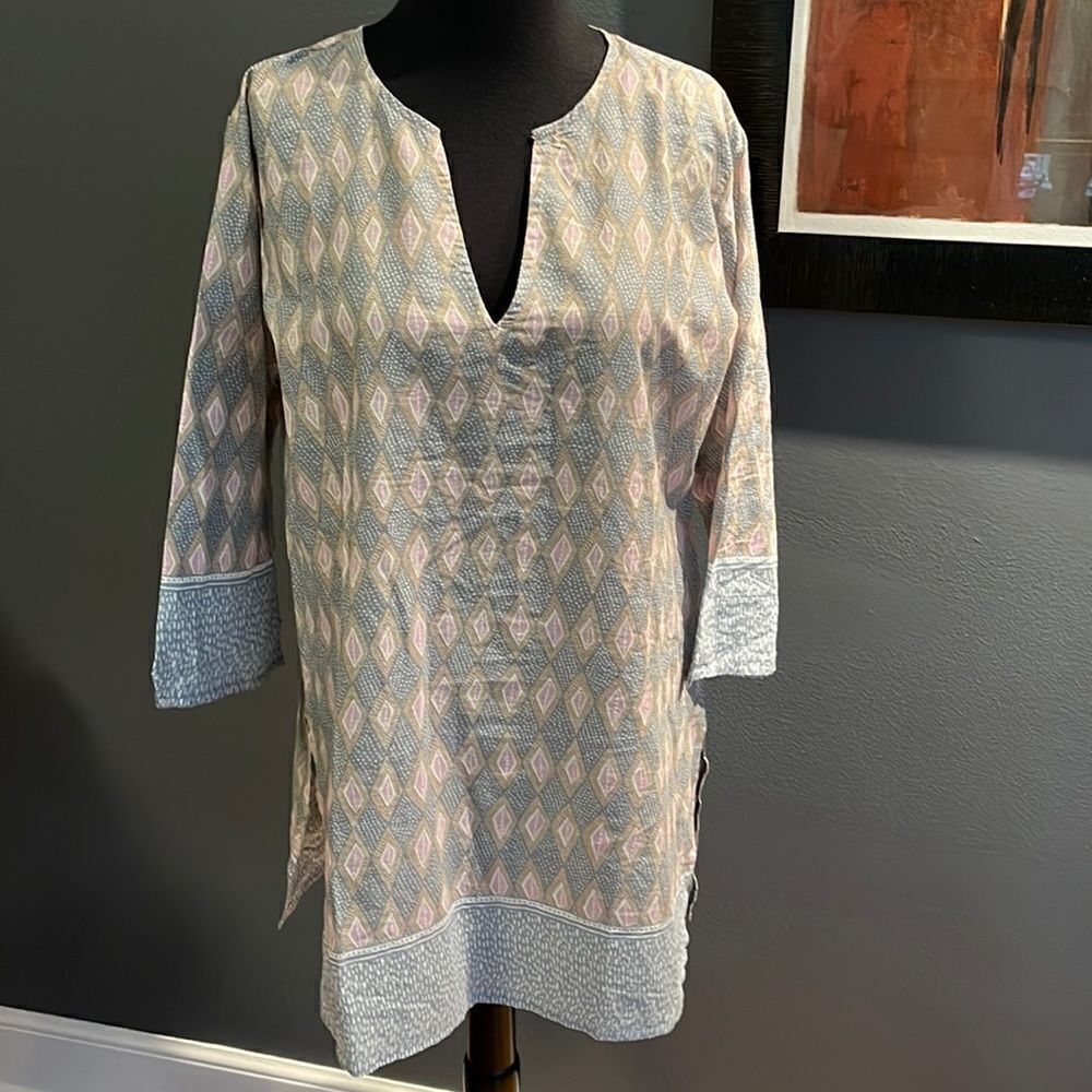 Rock Flower Paper pastel diamond print split neckline tunic. Small.